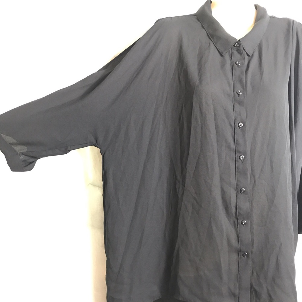NWT APT. 9 cold shoulder batwing button down top - Picture 3 of 4